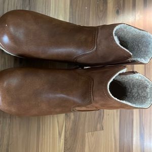 Universal Thread, size 9 only worn once heeled boots